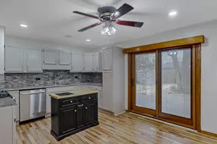 331 Fairfax Ave, Romeoville, IL 60446 - Photo 3