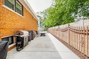 4653 N Kennicott Ave, Chicago, IL 60630 - Photo 37