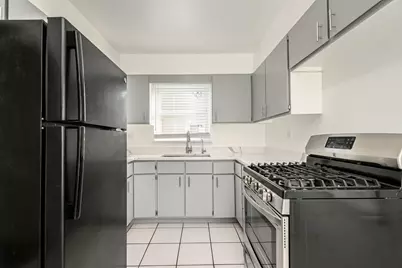 127 S Hawthorne Boulevard, Mundelein, IL 60060 - Photo 11