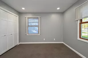 127 S Hawthorne Blvd, Mundelein, IL 60060 - Photo 19