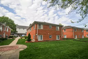 32 N Main St, Glen Ellyn, IL 60137 - Photo 1
