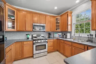 5235 Greenshire Cir, Lake in the Hills, IL 60156 - Photo 9