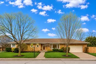 7303 N Kedvale Ave, Lincolnwood, IL 60712 - Photo 1