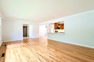 7303 N Kedvale Ave, Lincolnwood, IL 60712 - Photo 9