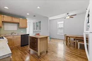 2735 N Ridgeway Ave, Chicago, IL 60647 - Photo 9