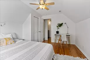 2735 N Ridgeway Ave, Chicago, IL 60647 - Photo 17