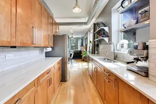 1050 W Foster Ave, Chicago, IL 60640 - Photo 9