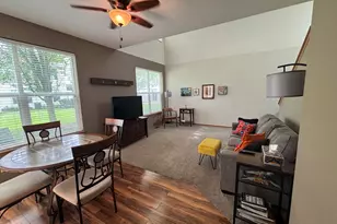 1523 Grand Dr, Dekalb, IL 60115 - Photo 9