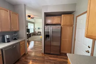 1523 Grand Dr, Dekalb, IL 60115 - Photo 5