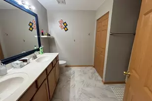 1523 Grand Dr, Dekalb, IL 60115 - Photo 11