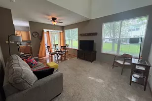 1523 Grand Dr, Dekalb, IL 60115 - Photo 3