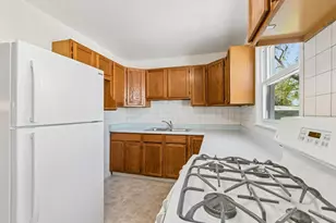 2716 Mohawk Rd, Waukegan, IL 60087 - Photo 7