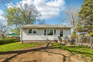 2716 Mohawk Rd, Waukegan, IL 60087 - Photo 1