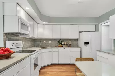2300 Sherman Avenue #2B, Evanston, IL 60201 - Photo 9