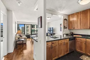 30 E Huron St, Chicago, IL 60611 - Photo 3