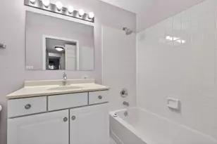 782 Old Checker Rd, Buffalo Grove, IL 60089 - Photo 13