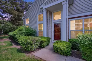 782 Old Checker Rd, Buffalo Grove, IL 60089 - Photo 1