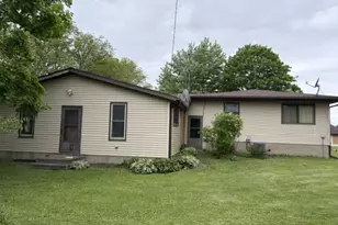 318 N 2nd Rd, Tonica, IL 61370 - Photo 15