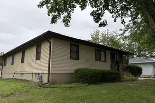 318 N 2nd Rd, Tonica, IL 61370 - Photo 13