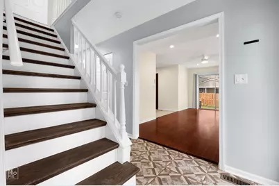 1914 Flintshire Drive #1914, Schaumburg, IL 60194 - Photo 3