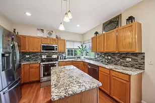 533 Rose Ln, Bartlett, IL 60103 - Photo 7
