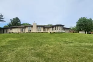 1814 Hickory Ln, Dixon, IL 61021 - Photo 5