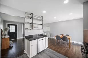 10403 Barnard Dr, Chicago Ridge, IL 60415 - Photo 9