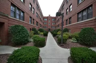 5742 N Winthrop Ave, Chicago, IL 60660 - Photo 1