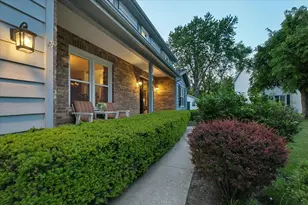 1902 Pine Meadow Ct, Gurnee, IL 60031 - Photo 5