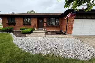 832 Leahy Circle, Des Plaines, IL 60016 - Photo 3