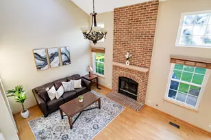 104 Thistle Ct, Schaumburg, IL 60194 - Photo 7