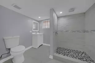 8611 S Kingston Ave, Chicago, IL 60617 - Photo 25
