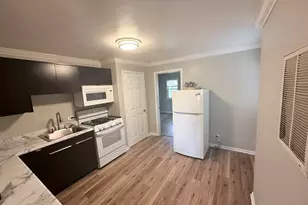 1431 Woodbine Dr, Round Lake Beach, IL 60073 - Photo 7