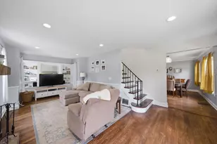 306 N Elmhurst Rd, Prospect Heights, IL 60070 - Photo 3