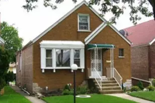 9023 S Cornell Ave, Chicago, IL 60617 - Photo 1
