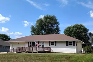 312 E 11th St, Pecatonica, IL 61063 - Photo 3