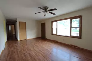 312 E 11th St, Pecatonica, IL 61063 - Photo 7