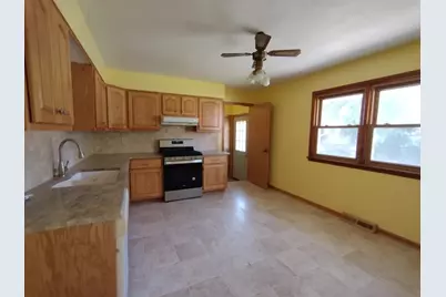 312 E 11th Street, Pecatonica, IL 61063 - Photo 9