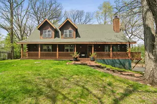200 Wildwood Ln, Fox River Grove, IL 60021 - Photo 1