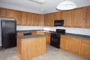 3740 Pope Ct, Plano, IL 60545 - Photo 5