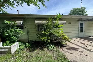 506 E Stevenson St, Yorkville, IL 62568 - Photo 7
