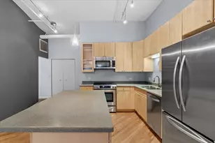 520 W Huron St, Chicago, IL 60654 - Photo 5