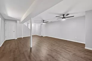 1051 Delta Dr, Elgin, IL 60123 - Photo 29