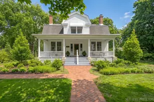 132 S Wright St, Naperville, IL 60540 - Photo 1