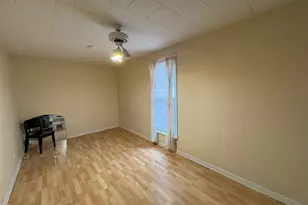 1019 Prospect St, Elgin, IL 60120 - Photo 9