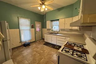 1019 Prospect St, Elgin, IL 60120 - Photo 11