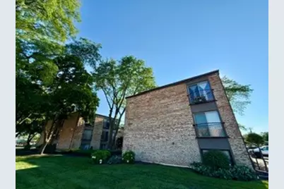 1930 Cherry Lane #122, Northbrook, IL 60062 - Photo 1