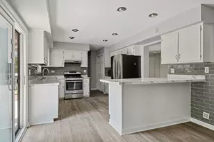 11716 S Black Forest Ln, Palos Park, IL 60464 - Photo 7