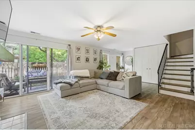 5936 Greenview Road #5936, Lisle, IL 60532 - Photo 7