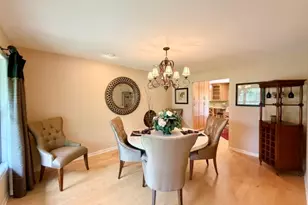 11N071 Johnstown Rd, Elgin, IL 60124 - Photo 5